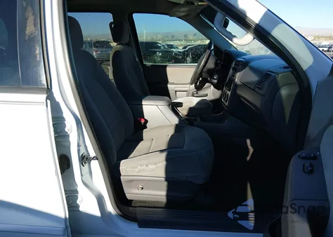 2005 Ford Explorer Xlt/Xlt Sport z USA, uszkodzony, nr VIN 1FMZU73K55UB83862